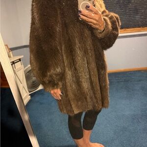Elegant Brown Beaver Fur Coat